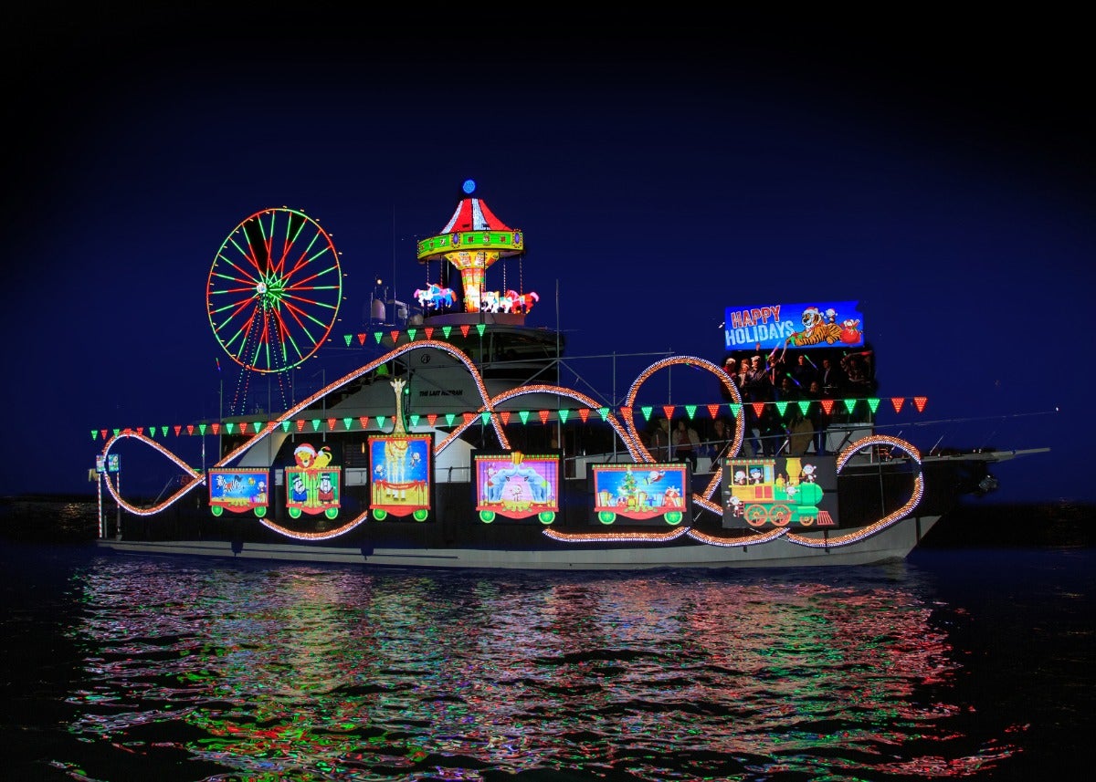 Newport Boat Parade & Holiday Lights Cruises 2023 Daveys Locker